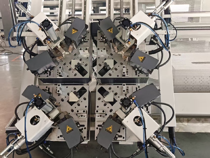 Máquina de prensado de esquinas CNC Máquina de prensado de esquinas CNC